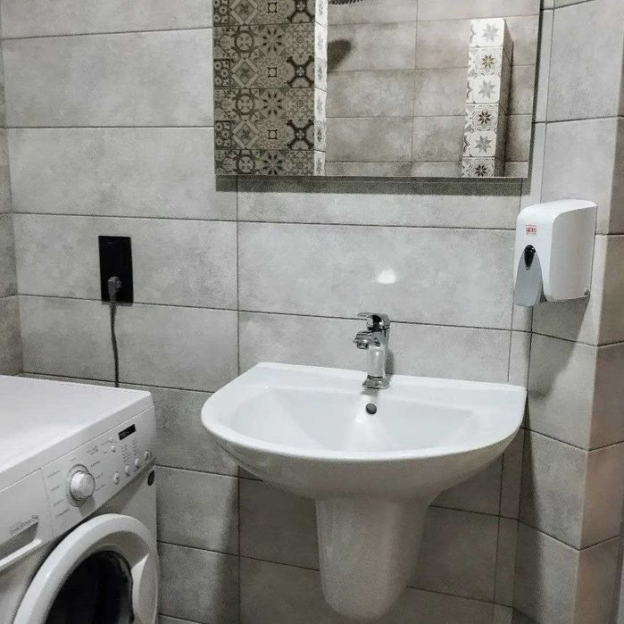 1 - кімнатна - 750 грн.