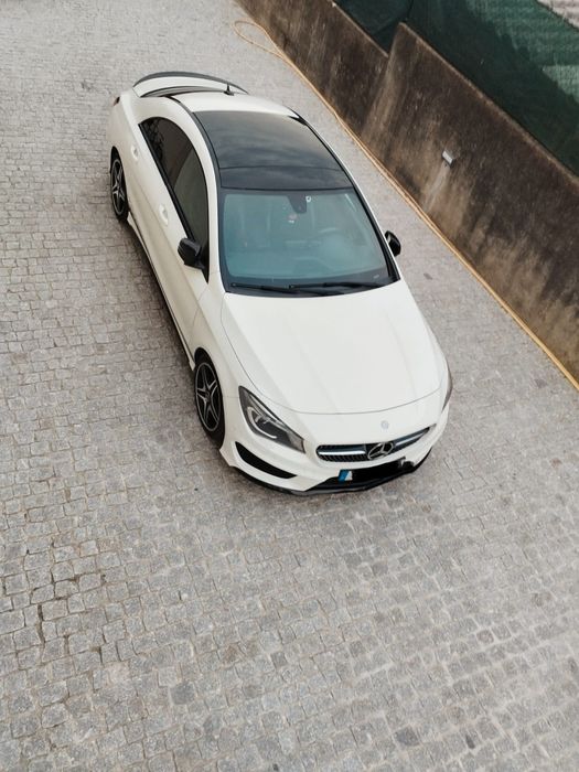 Mercedes Benz CLA 220 AMG