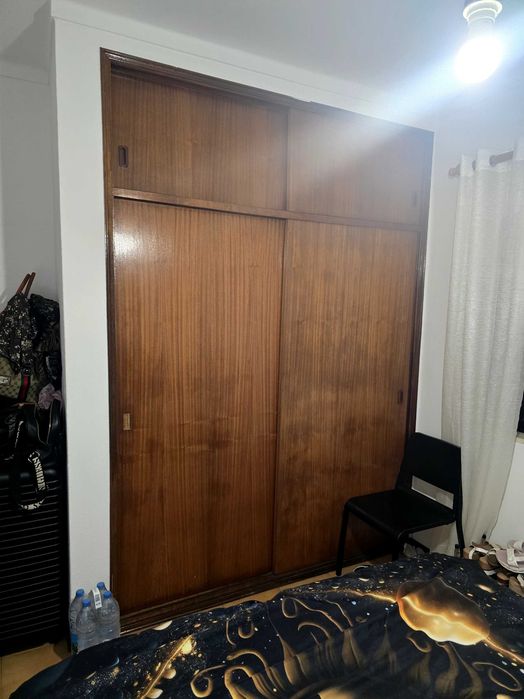 Quarto pra arrenda em vila moura