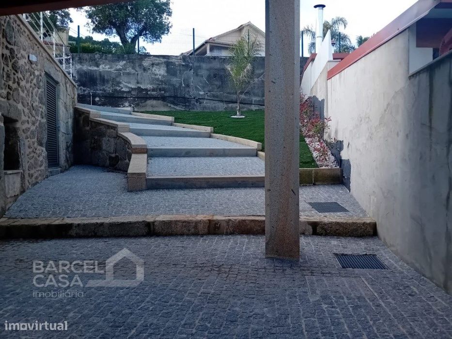 Exclusividade e Charme em Pedra: Moradia Individual T3 em Carapeços...