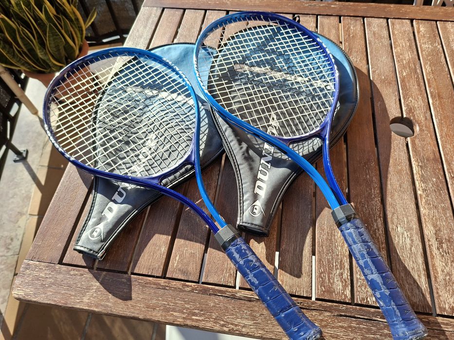 Duas raquetes de ténis Dunlop