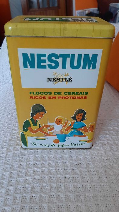 Caixa vintage Nestum