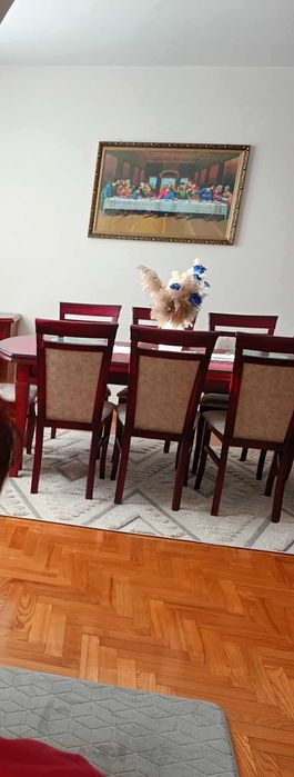 stół rozkładany + 10 krzeseł