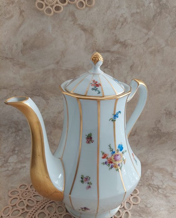 Starusieńki dzbanek, Haas & Czjzek z Chodova, w Czechach