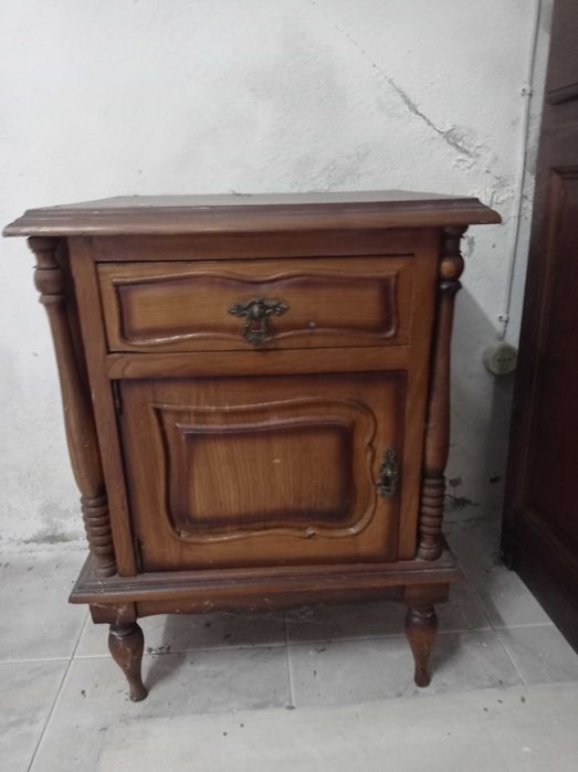 2 Mesinhas de cabeceira