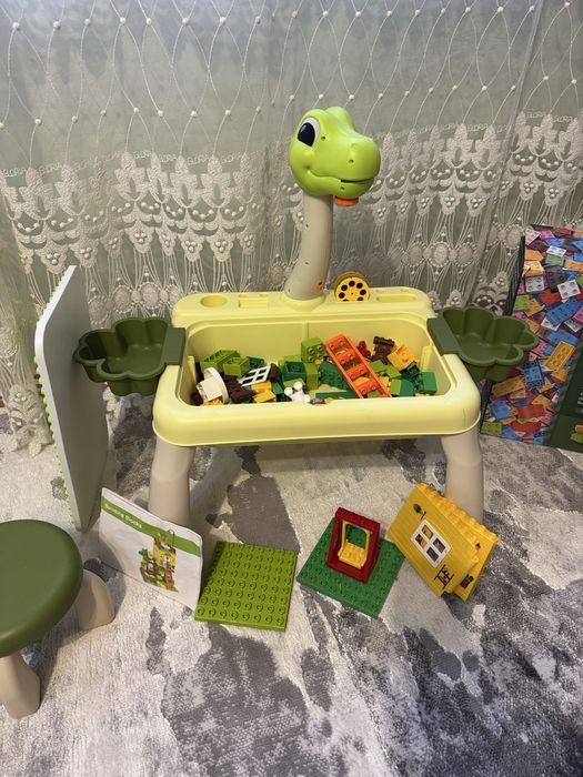 Дитячий столик з проектором та стільчиком