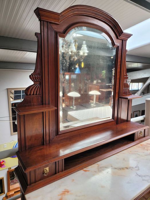 Cómoda antiga em madeira com tampo em pedra mais espelh