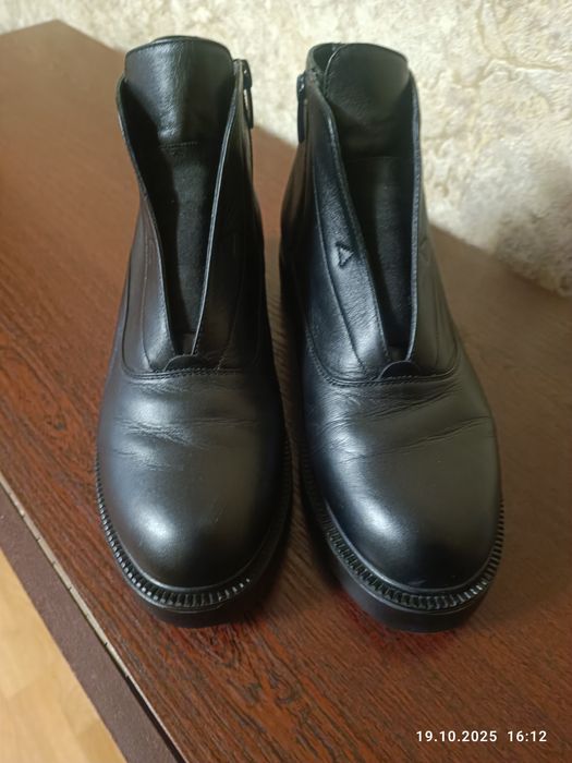 Женские кожаные зимние ботинки