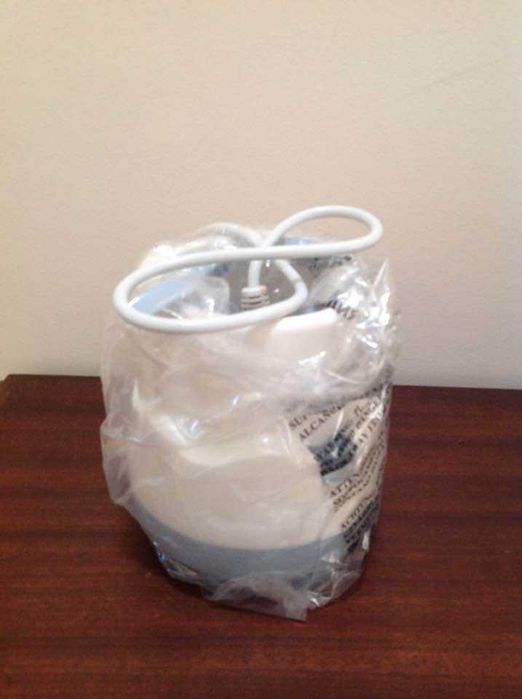 Aquecedor de biberons, elétrico, com pouco uso. COMPLETO