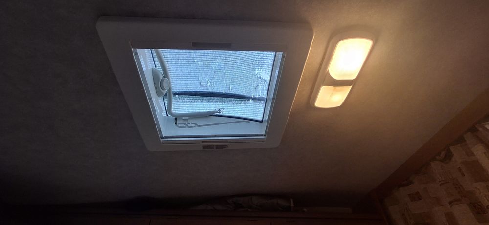 Autocaravana Rimor Transit 2.0 l // 115 ch // 6 pessoas