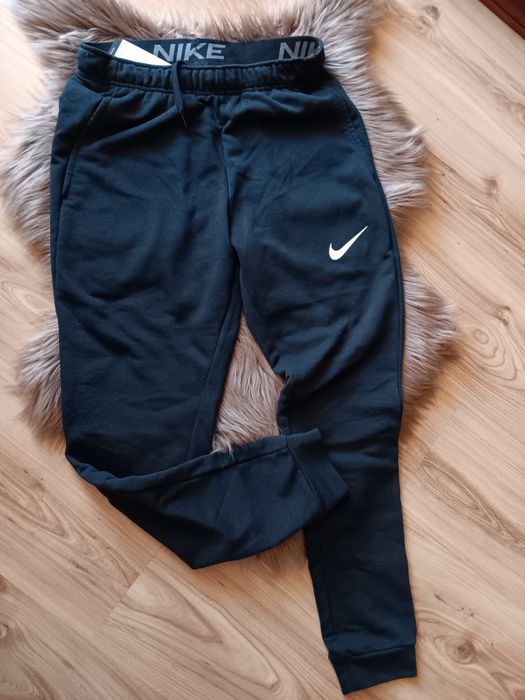 Nowe spodnie dresowe Nike tempo kolor czarny rozmiar S