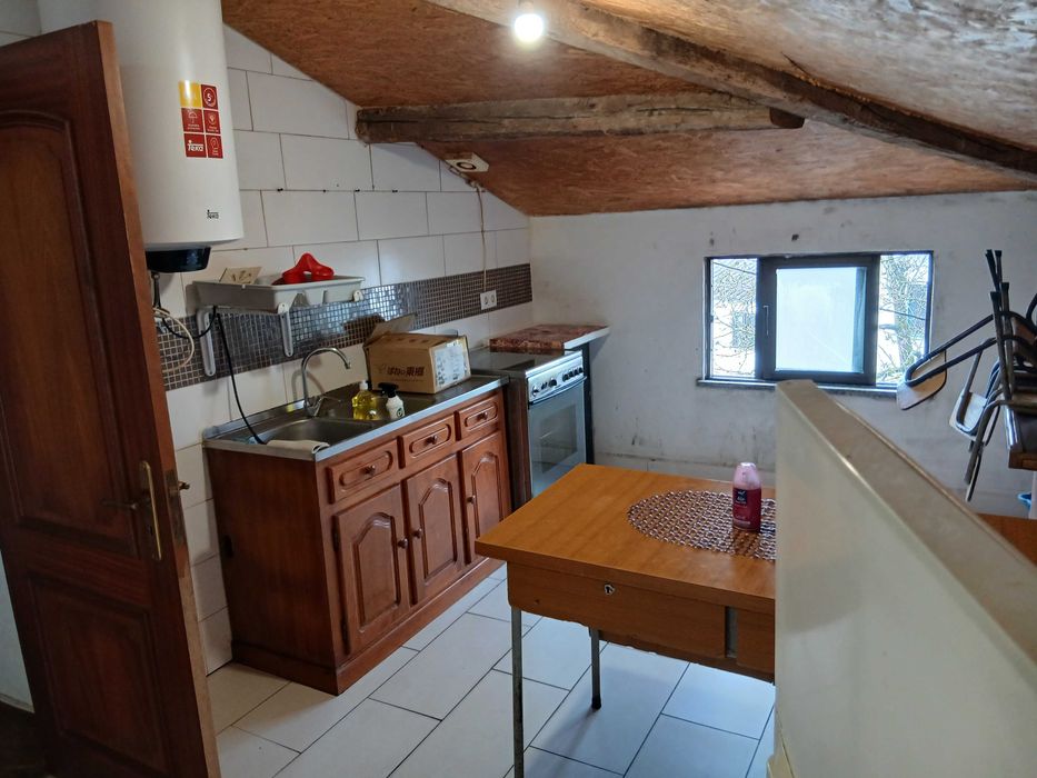 Arrenda-se / Aluga-se T2 Centro S.C.Dão