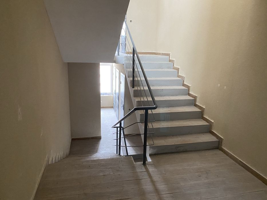 Продаж 1х-кімнатної квартири по пр-т. Злуки