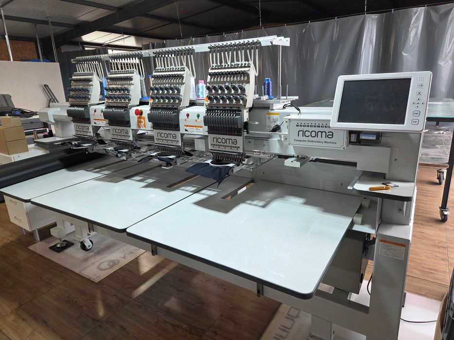 Maquina de bordar Ricoma 4 Cabeças