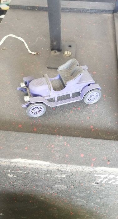 Машинка модель Первый автомобиль в истории и Обмен на смартфон картины