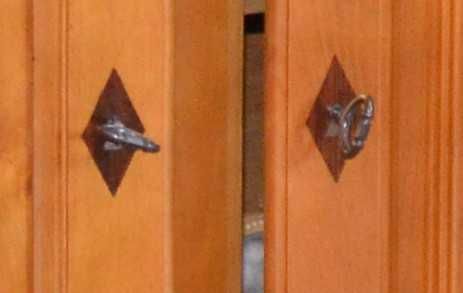 Móvel e mesinha de sala em Cerejeira