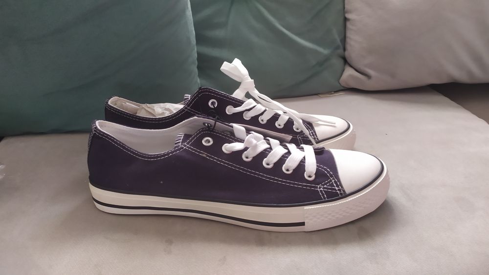 Tênis novos tamanho 42