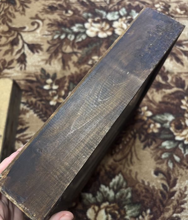 Старі ікони в дереві