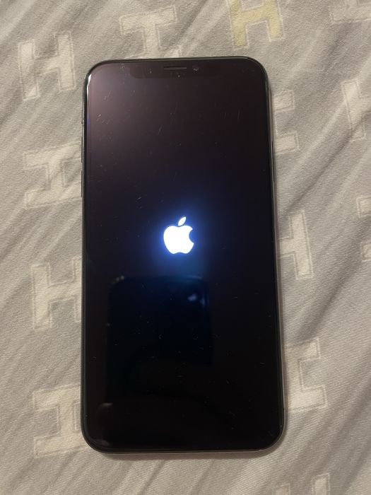 Продам Apple iPhone X 256GB Space Gray