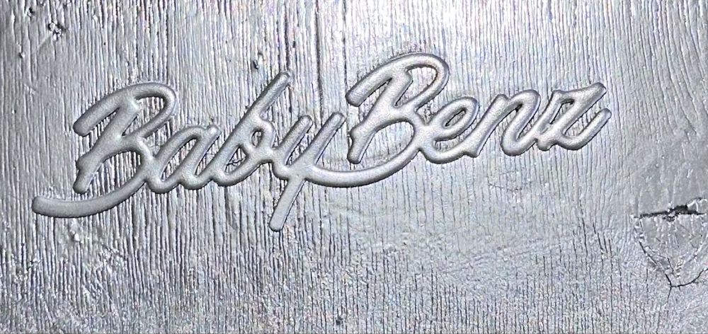 Продам шильдик мерседес w201