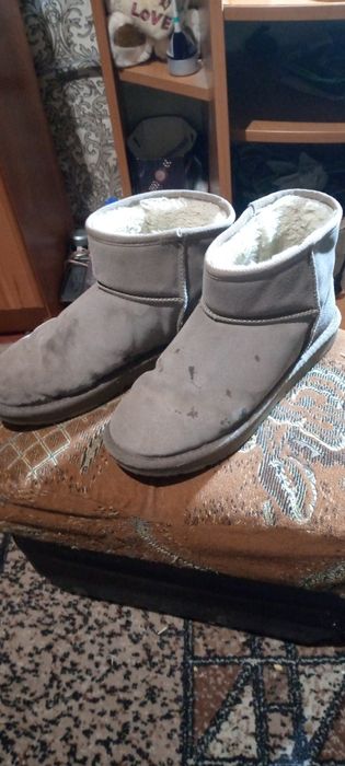 Продам уги на меху.