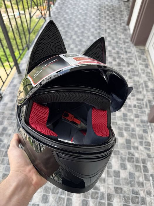 Шоломи з вушками для мото котячі вушка