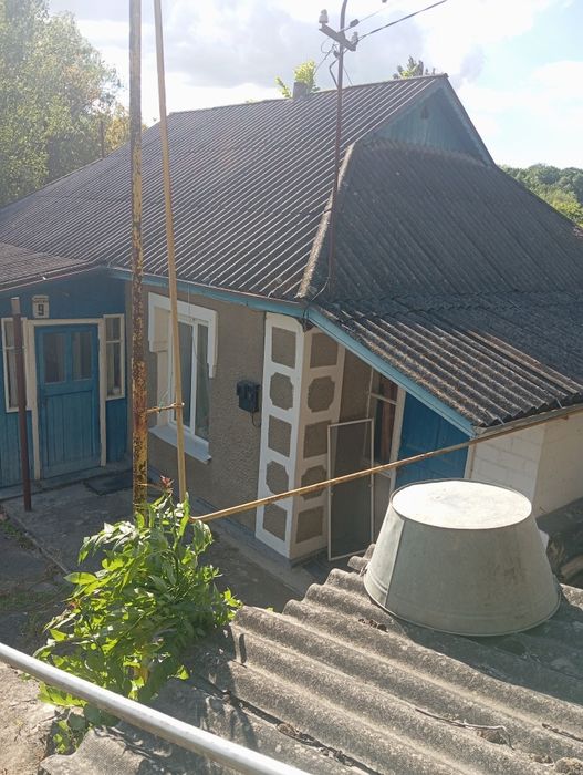 Продаж будинку з земельною ділянкою
