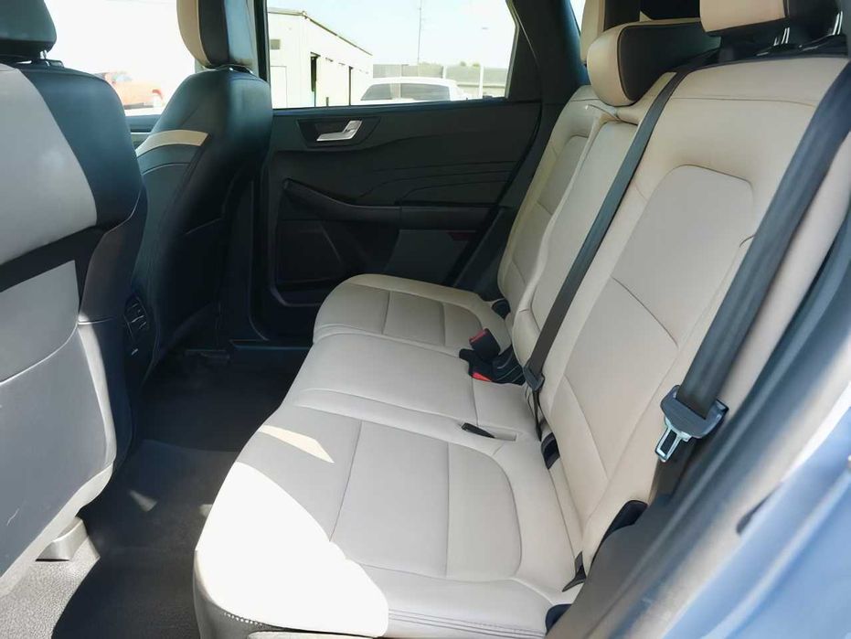 Ford Escape Titanium      2022