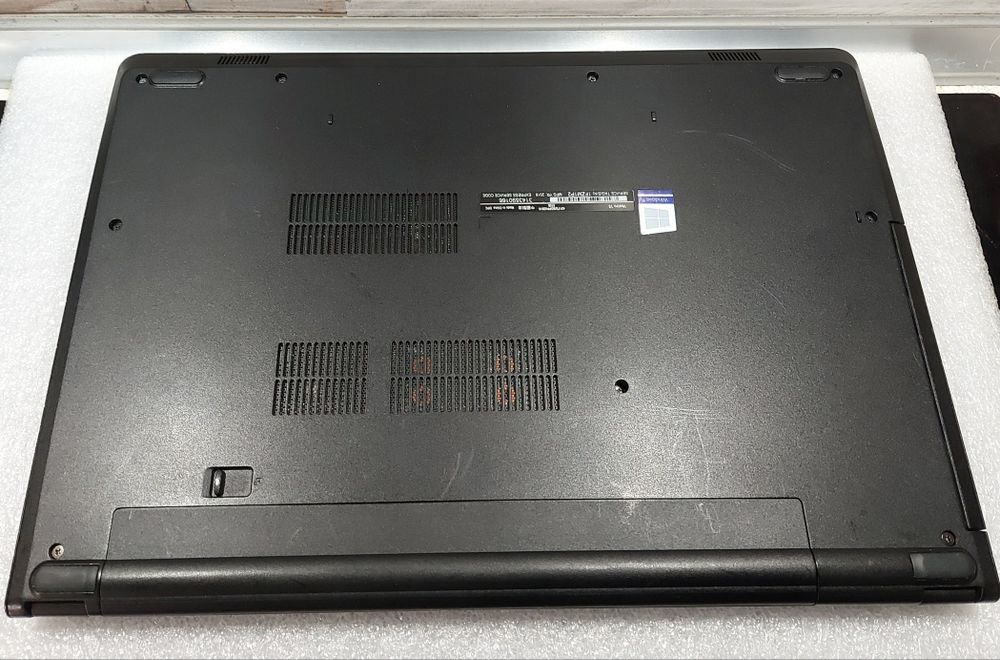 Dell Vostro 15 3568, 15,6" core i5-7200U 8gb ssd240gb win11pro