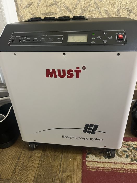 Зарядна станція Must HBP18-3024-280 3 кВт