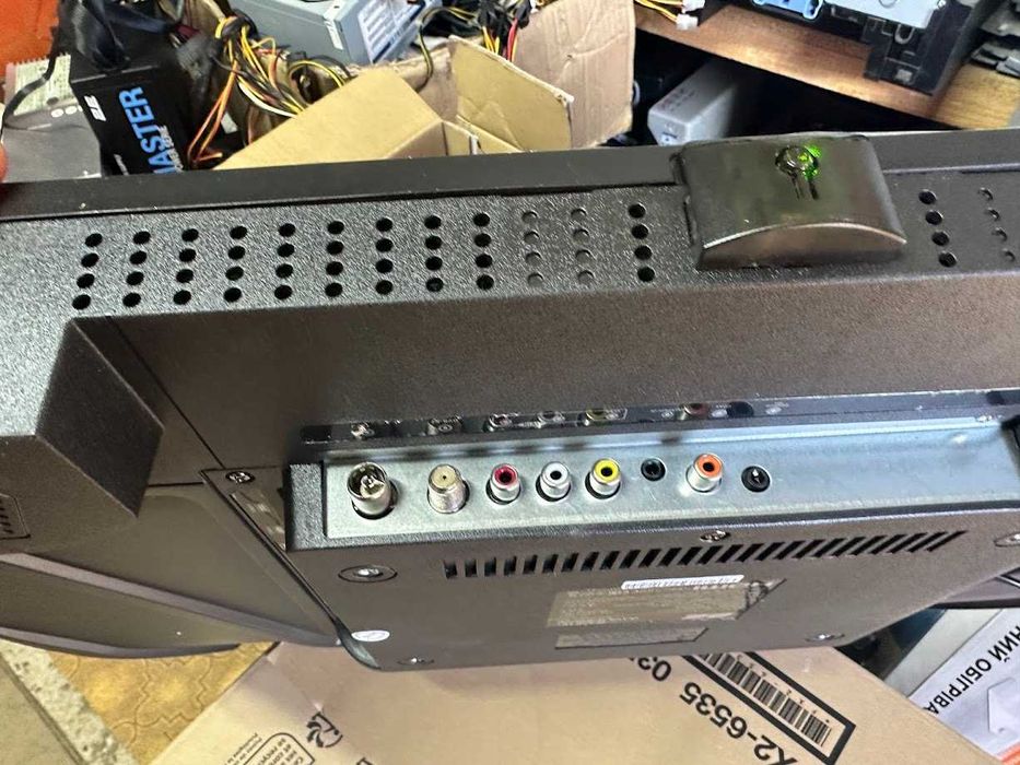 Широкоформатный LED телевизор с HDMI и audio 32 дюймов 2E 2E-32D3