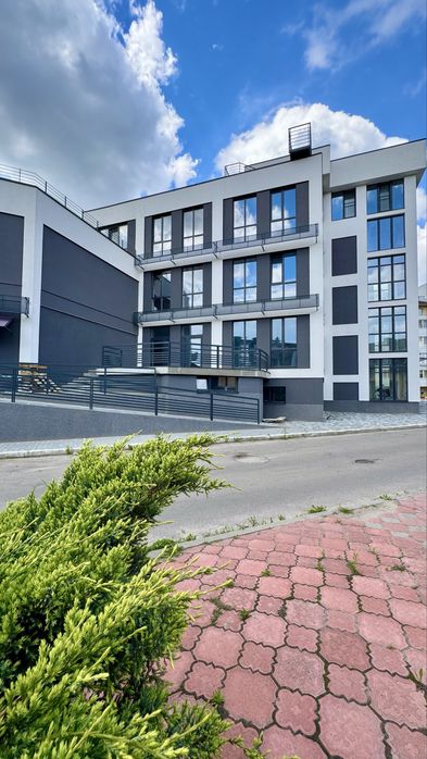 Оренда фасадного приміщення 28 Єськова