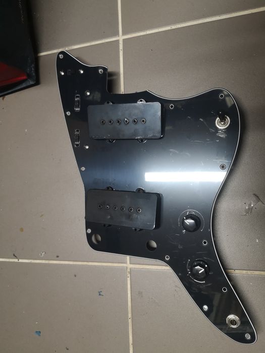 Pickguards Stratocaster e Jazzmaster