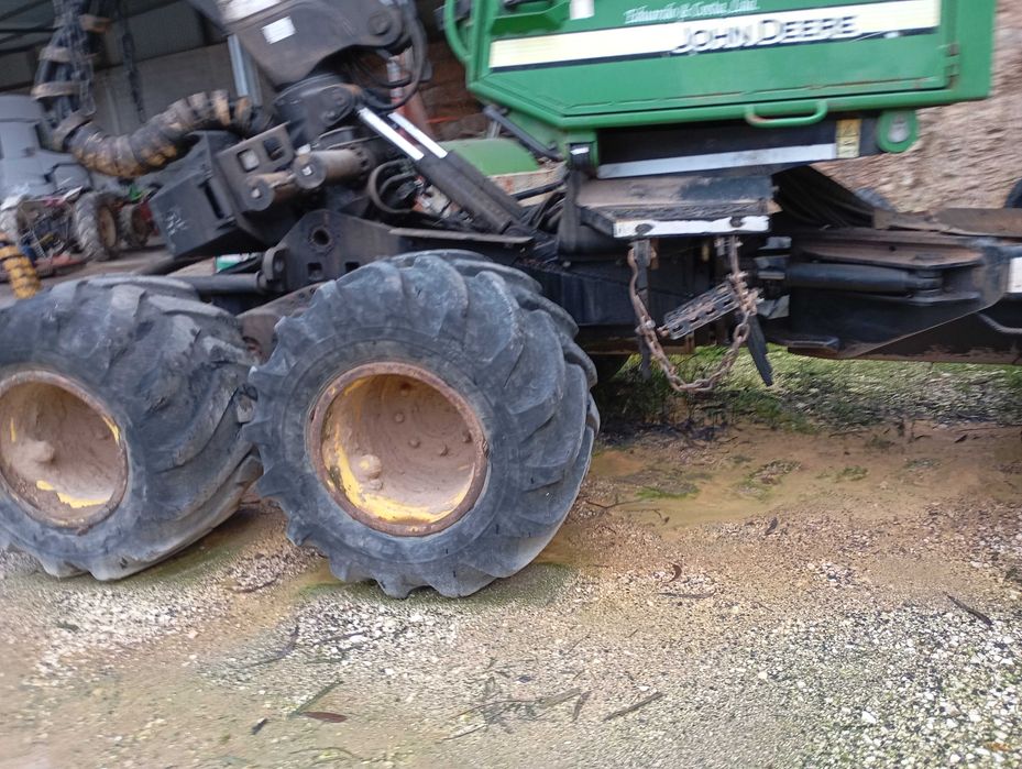Processadora de corte florestal John Deere 1070D
