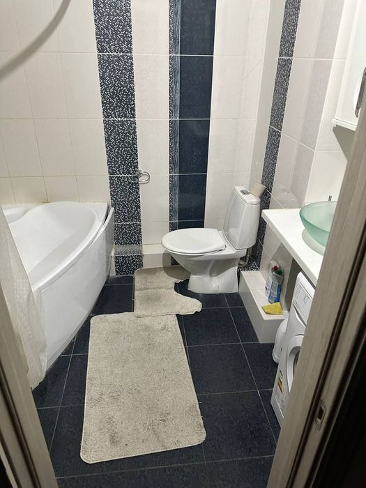 Кімната Позняки для дівчини без власників  є генератор для ліфту