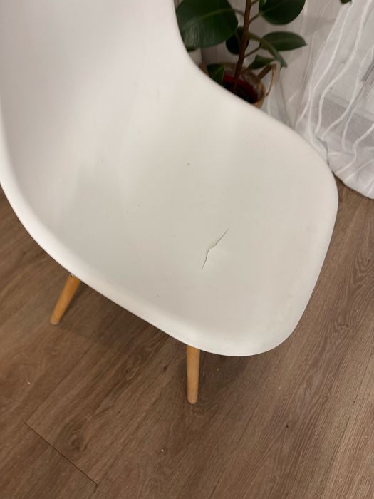 Krzeslo bialo brazowe