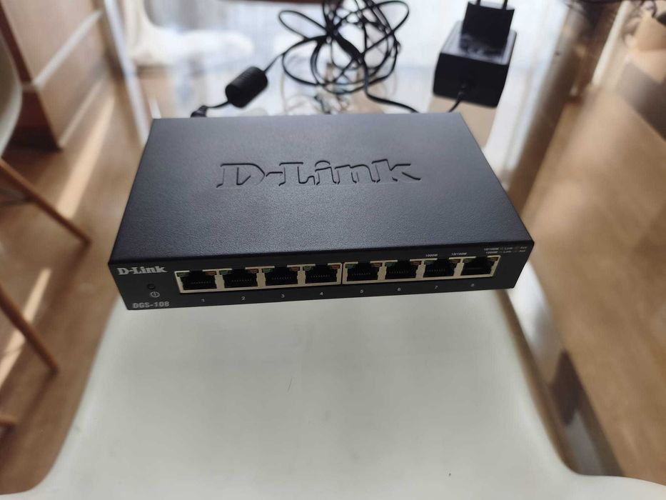 Switch Gigabit 8 Portas D-Link DGS-108 (Caixa Metálica) + Transformador