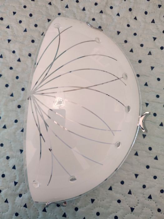 Aplique de parede interior.