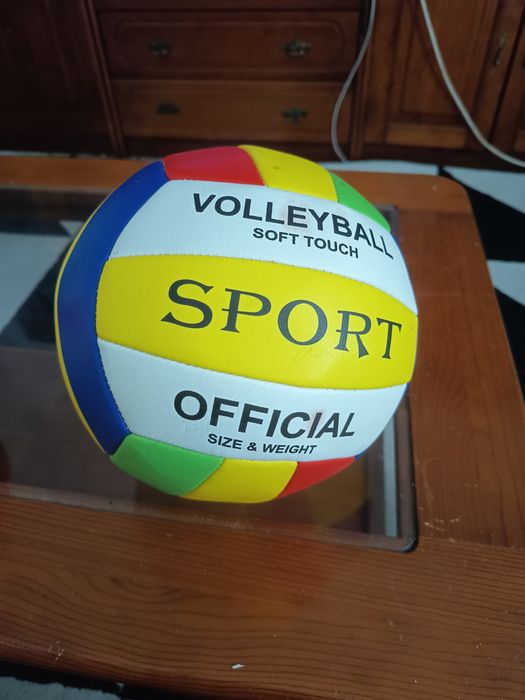 Vendo bolas de futebol e volei
