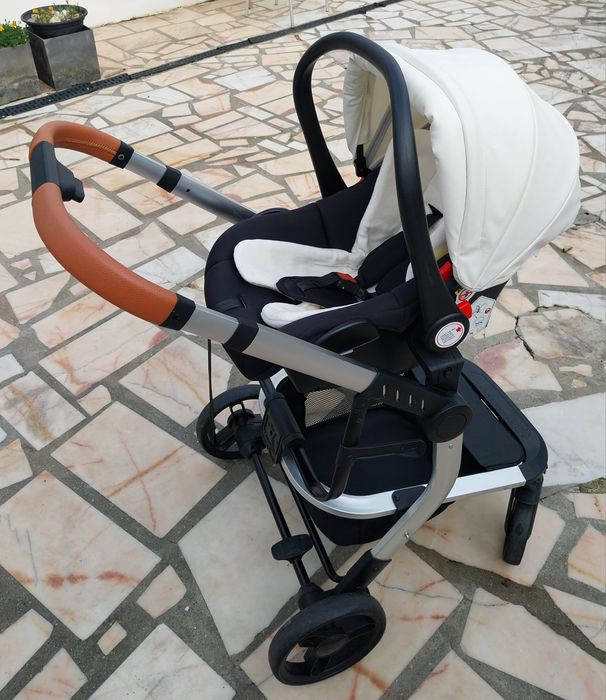 Carrinho de Bebé - ovo, alcofa e cadeira