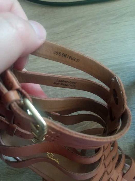 Sanały/rzymianki na słupku via spiga