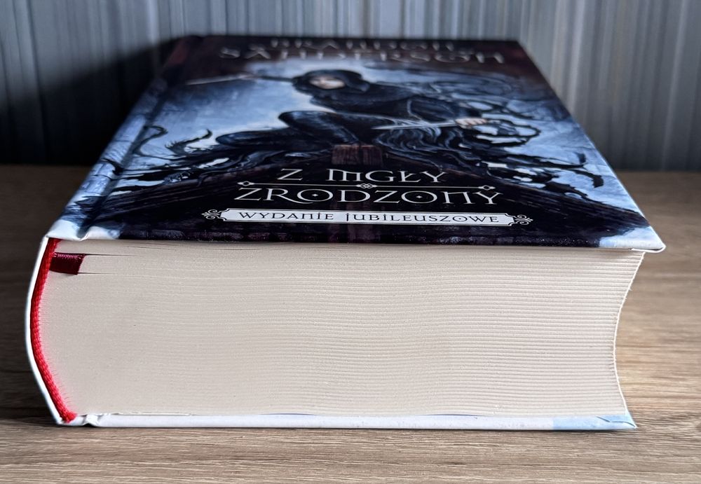 Z mgły zrodzony Brandon Sanderson