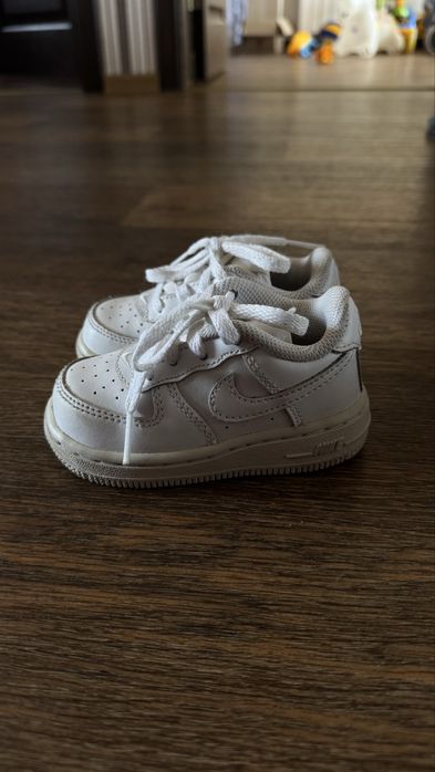 Продам детские кроссовки Nike Air Force