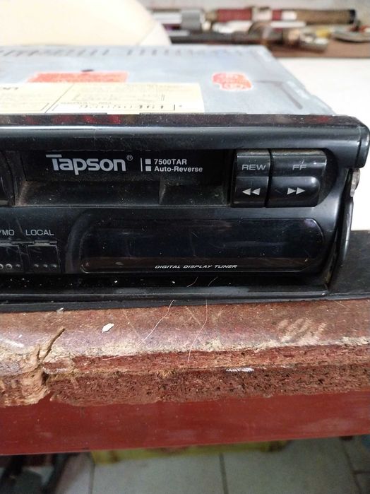 Rádio para automóvel, Tapson, com leitor de cassetes