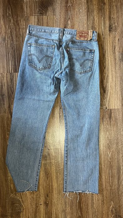 Продам джинси Levis 501