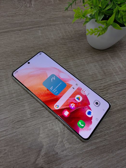 Телефон Samsung Galaxy S21 5G на 8/128Gb в хорошому стані