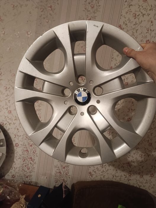 Колпак на БМВ б/у 3 шт 17 диаметр