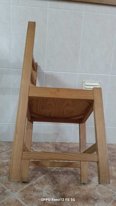 Cadeiras em pinho maciço