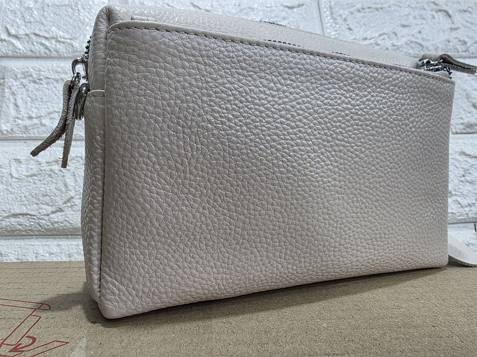 Сумка кросс боди клатч женская кожанная светло-бежевая маленькая