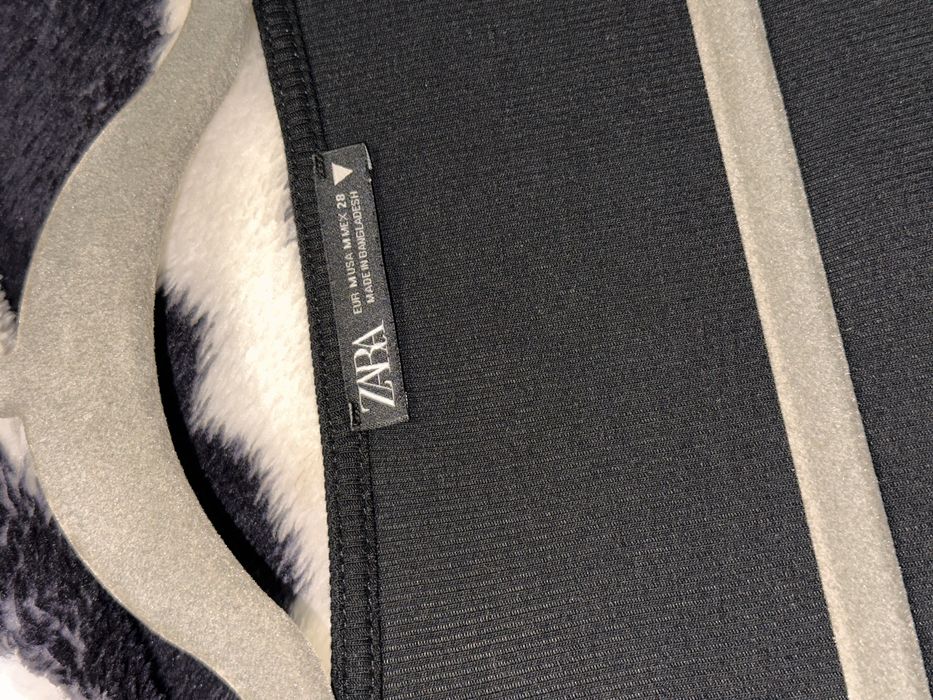 Zara лонглслів кофта чорний колір у рубчик з квадратним вирізом